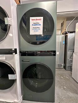 LG WashTower 4.5-cu ft Front load Washer and 7.4-cu ft Gas Dryer Stacked Laundry Center