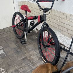 Se Racing Wheelie Bike