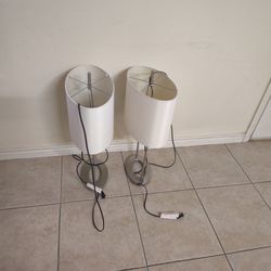 2 Lamps w/o Light bulbs