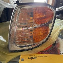 2000-2004 Tundra Left 2001-2004 Sequoia Turn Signal