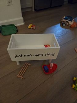 Baby bookshelf
