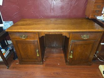 Vintage Oak Desk PPU IN OVILLA