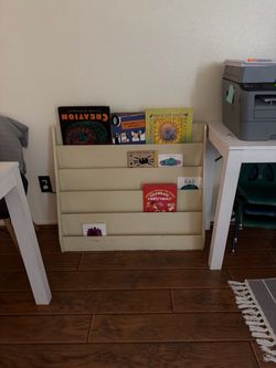 Kids Wood Book Rack