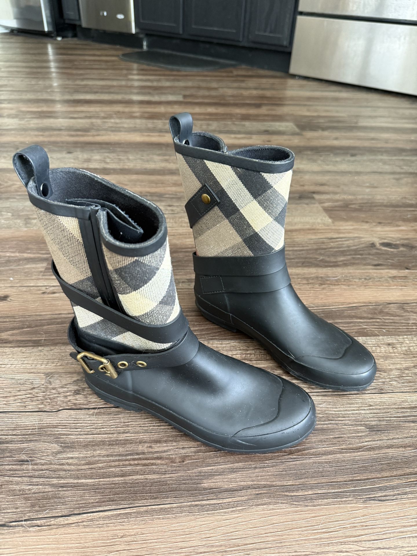 Burberry Rain Boots (size 36)