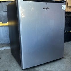 Whirlpool 2.7 Cu Ft One Door Fridge 