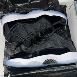 Low Space Jam Jordan 11