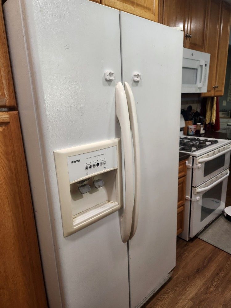 Kenmore Refrigerator $100