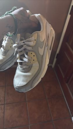 Nike airmaxes
