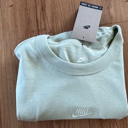 The Nike tee green nike spellout logo heavyweight shirt move to zero D07392-371