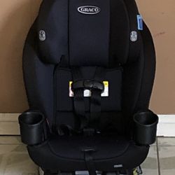 PRACTICALLY NEW GRACO SLIM FIT CONVERTIBLE CAR SEAT!!!!