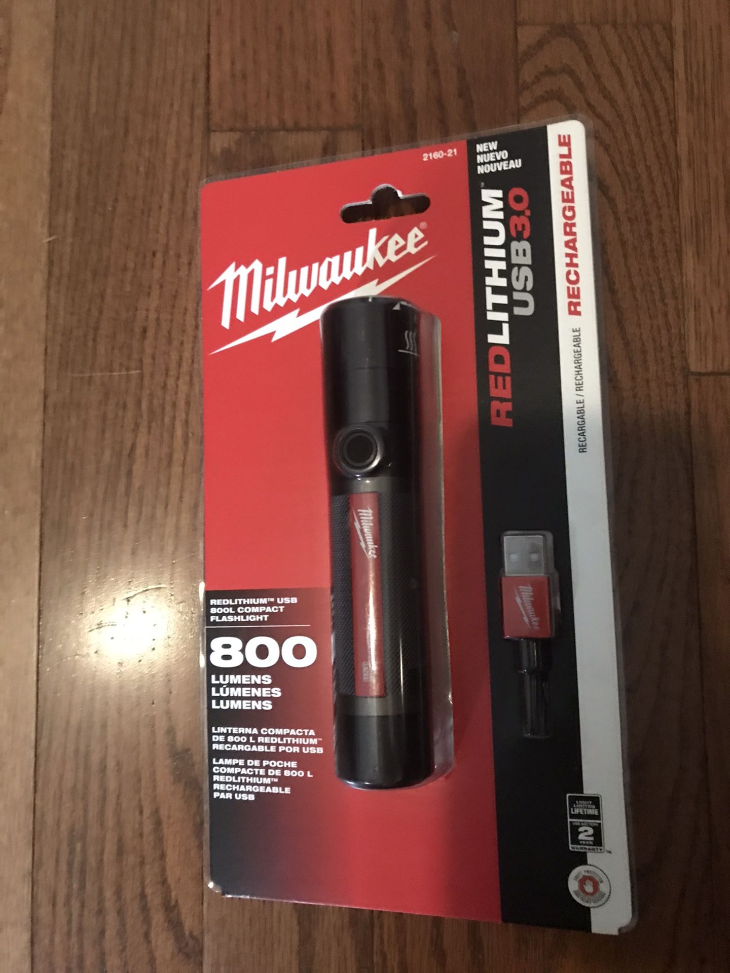Milwaukee Rechargeable Flashlight Usb 3.0 800 Lumens $40 Firm