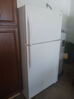 White Kenmore Refrigerator