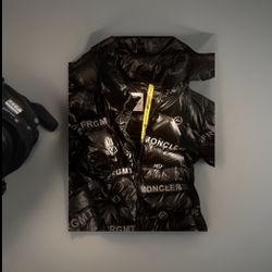 Moncler,puffer,black,m 