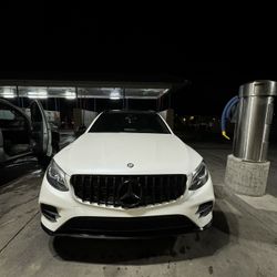 Mercedes Benz GLC 300 SUV