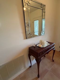 Entry way table with drawers
