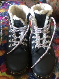 Faux Fur Lined Doc Marten Boots 7 Women’s