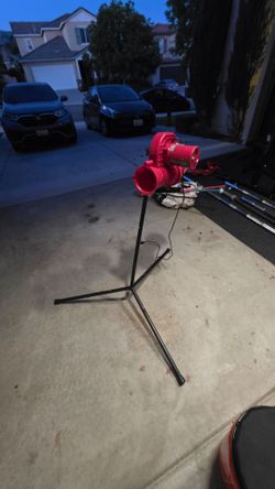 Pitching machine