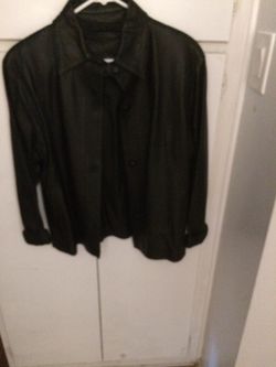 Women’s Black 100% Genuine Leather Jacket Size Medium