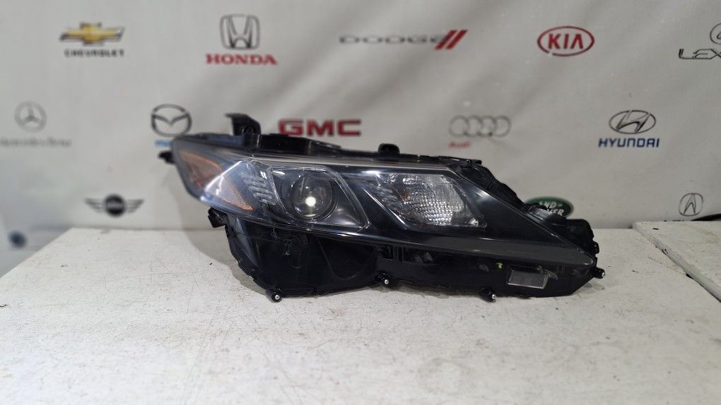 2018-2023 TOYOTA CAMRY BI-LED HEADLIGHT RIGHT PASSENGER SIDE OEM