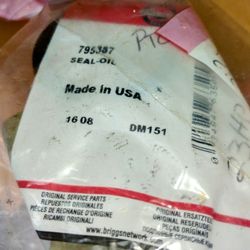 NWT Oil Seal 795387