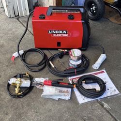 Lincoln Electric 140 Amp LE31MP Multi-Process Stick/MIG/Flux-Core/TIG, 120V, Aluminum Welder with Spool Gun sold separately