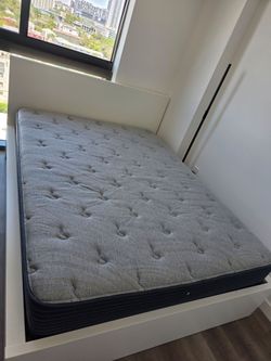 IKEA Bed Frame + 4 drawers + Mattress