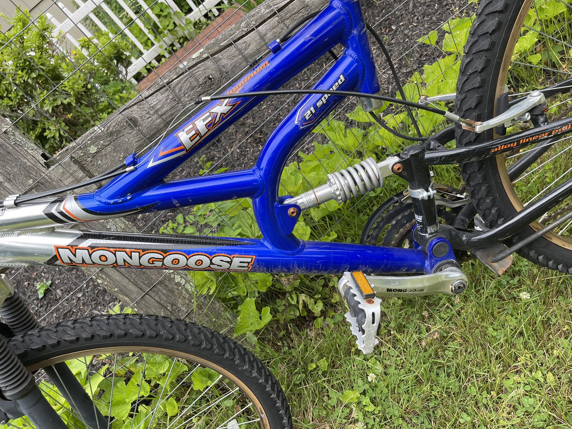 Mongoose EFX Double Suspension Aluminum Mountain Bike 26” 21 Speed for
