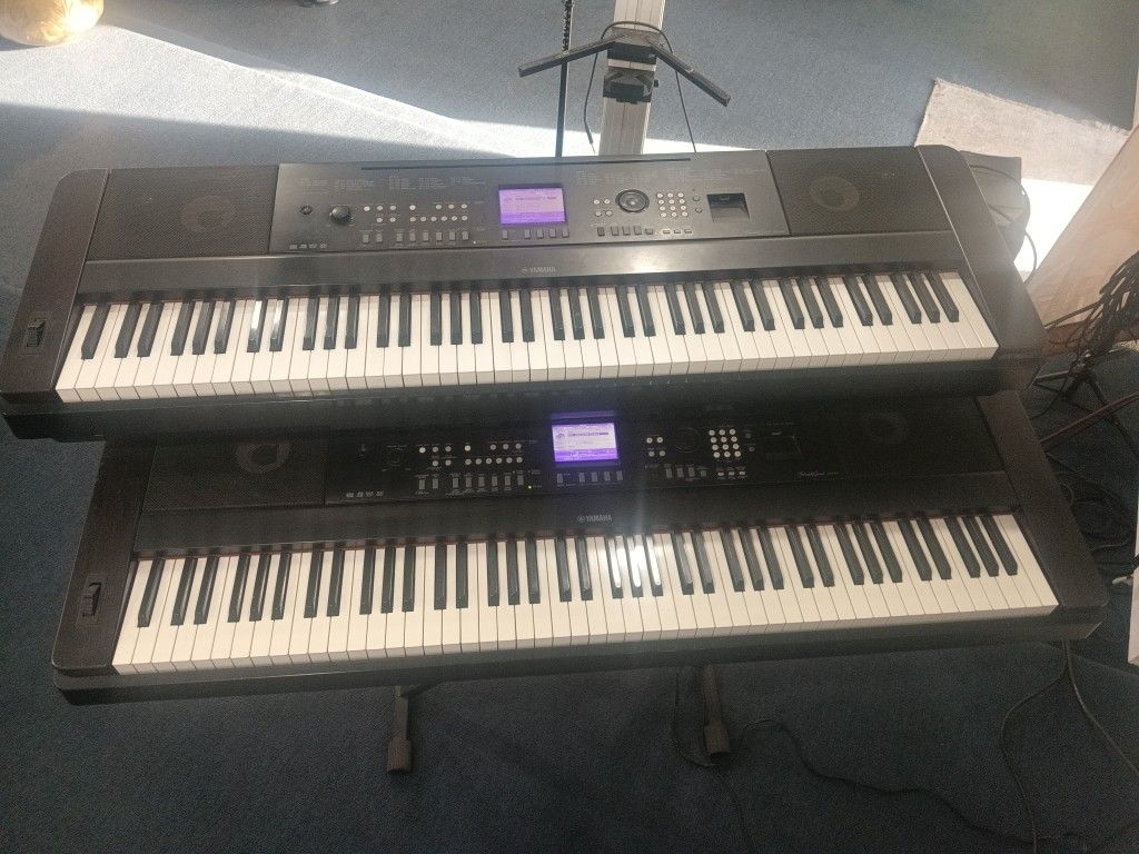 Combo 2 Pianos Y Un Stand Yamaha