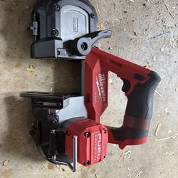 Milwaukee (2829-20) Band Saw - Red