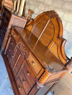 King size Tommy Bahama Set ( deliver available)