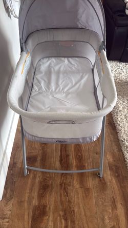 Graco portable bassinet and travel crib