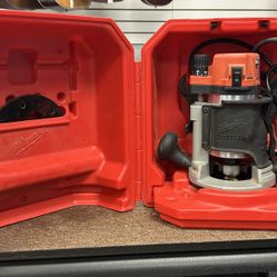 Milwaukee 5615-29 Corded Router w/ case