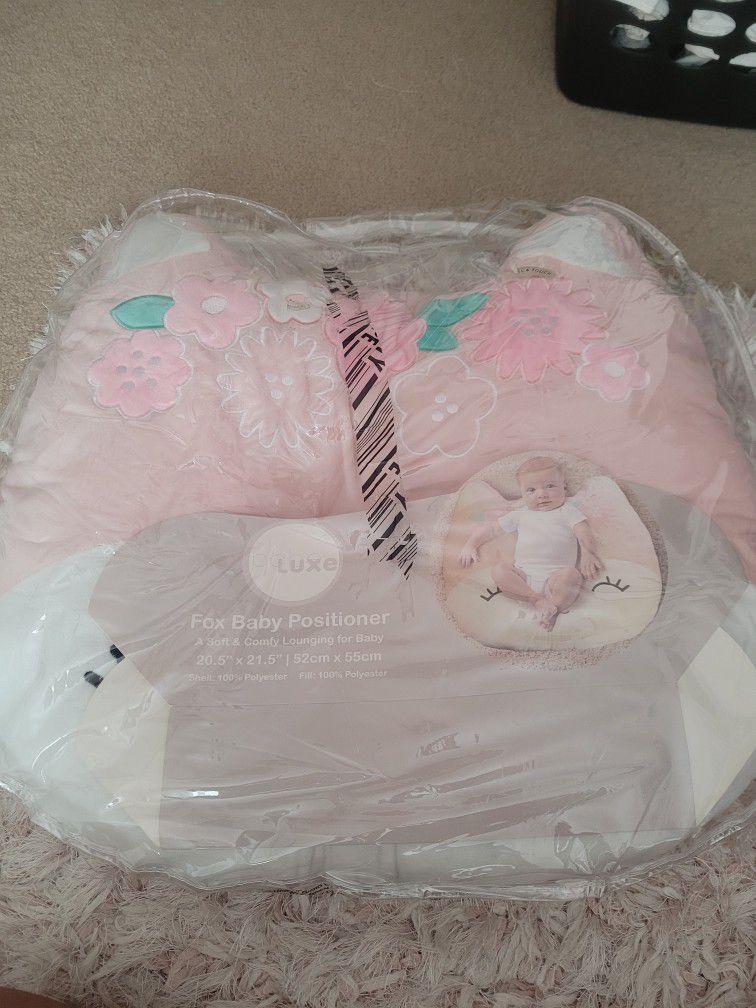 Baby Lounger Pillow NeW
