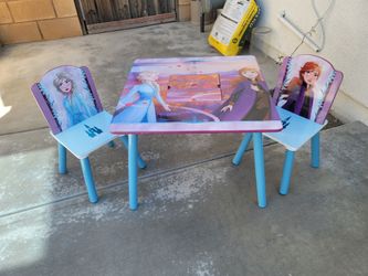 Disney Frozen table