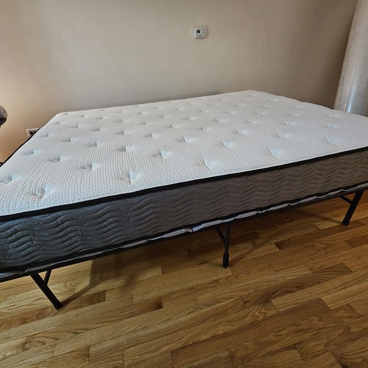 Zinus 10 Inch Support Plus Pocket Spring Hybrid Mattress Extra Firm Queen Size