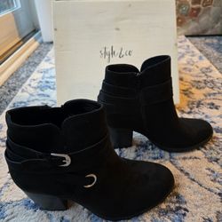 Style & Co. Zolaa Ankle Boots Women's 7.5M Black Micro Side Zip Block Heel S0641