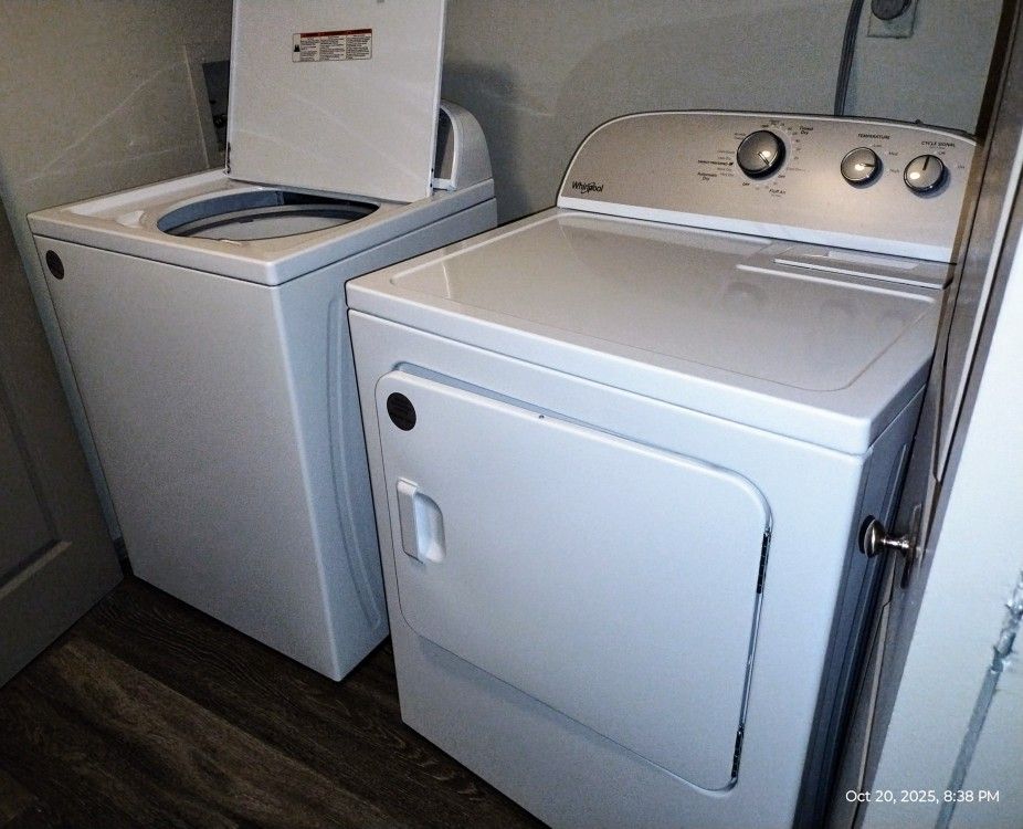 Whirlpool Washer and Dryer Set