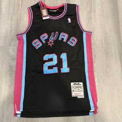 Tim Duncan Spurs Jersey Size Large 