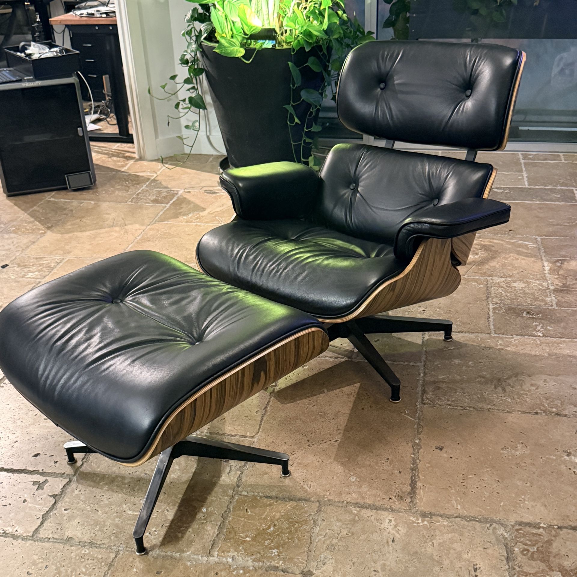 Stunning Repro Eames Style Lounge Chair with Ottoman