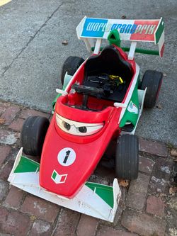 DISNEY CARS RIDE ON RACE CAR