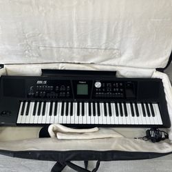 Roland Bk-5 Backing Keyboard W/ CHARGER/CORD IN CASE