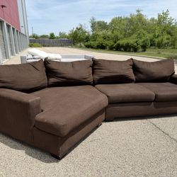 American Two-Piece Sectional Sofa Couch! ***Free CurbSide Delivery***