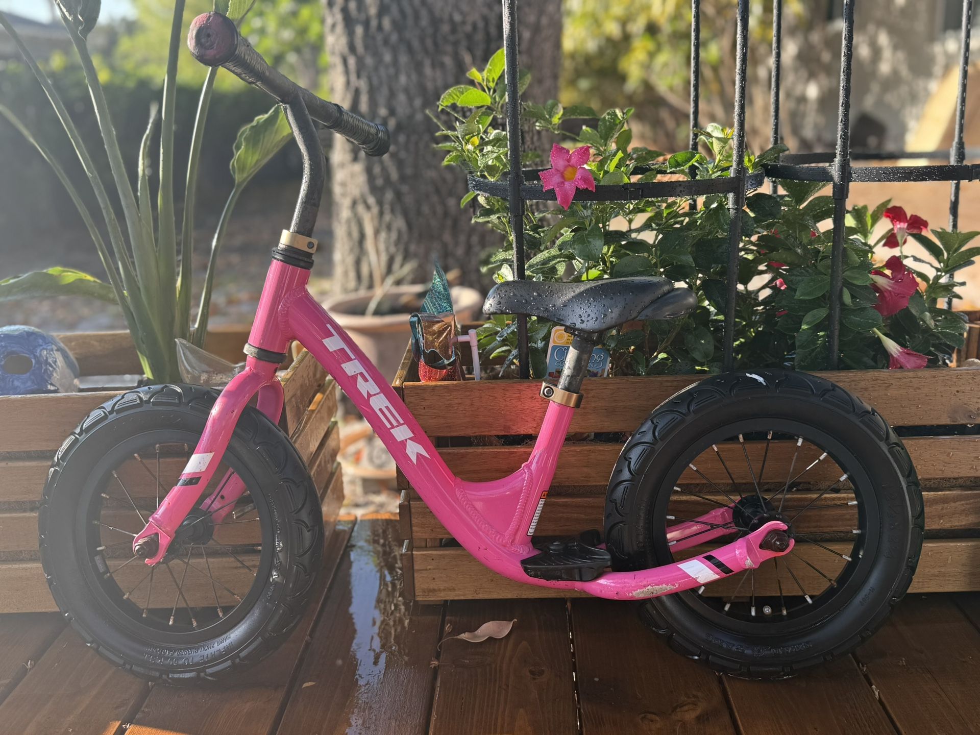 トレック 『Kickster』 ピンク Kickster Trek Balance Bike Toddler Pink