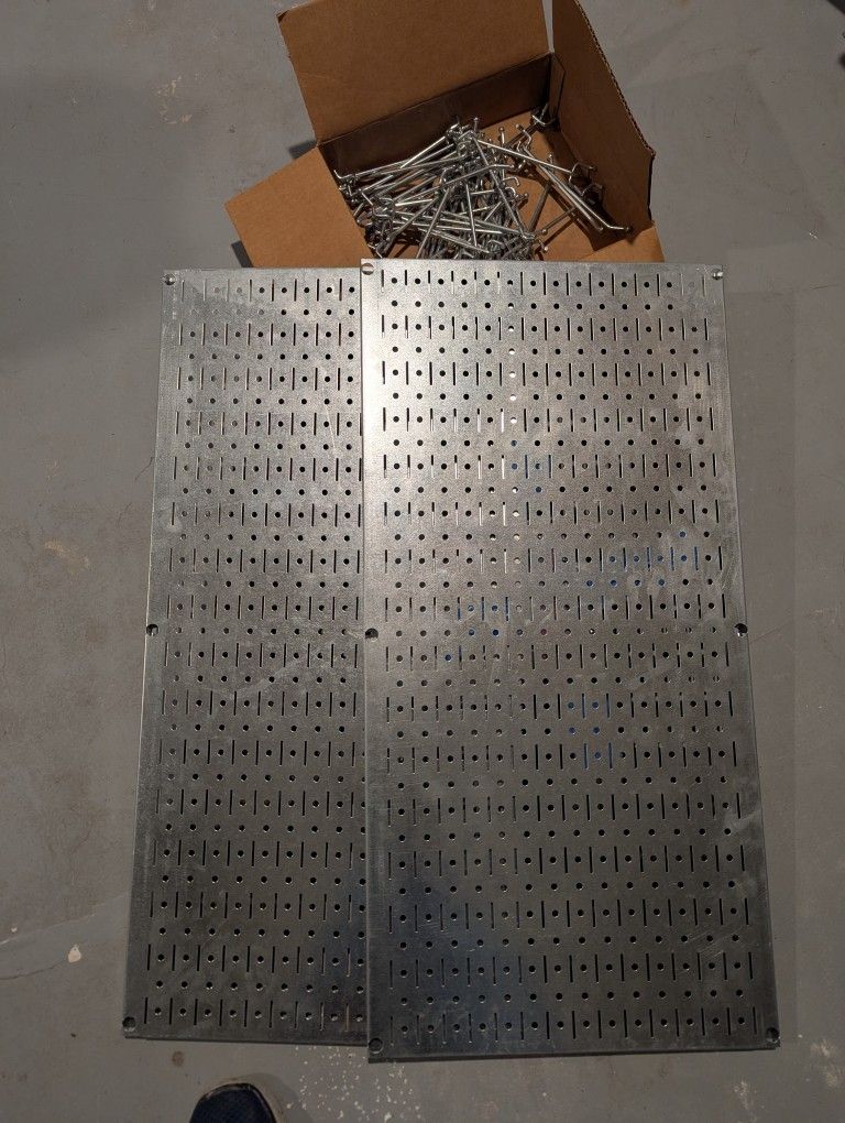 Metal Peg Boards With Pegs