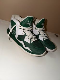 Kyrie infinity TB size 12