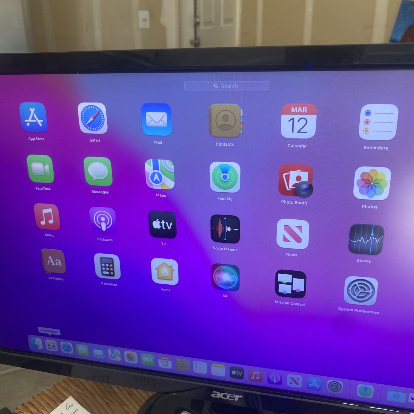 2018 MacBook Pro Touchbar i7 16gb Bad display works ext monitor Monterey