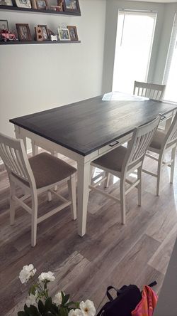 6 seat Dining Table