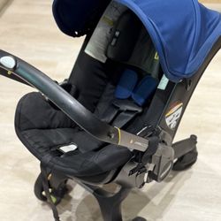 Doona car seat & stroller, Royal blue (Manufactured May 2021) & Accessories 
