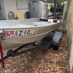 12 Foot Aluminum Fishing Boat W Trailer for Sale in Sun City, AZ - OfferUp
