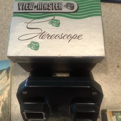 Vantage Viewmaster stereoscope with reels
